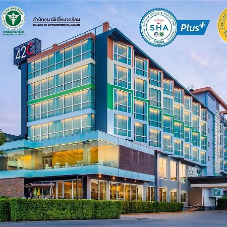 42C The Chic Hotel Накхон Сауан Екстериор снимка