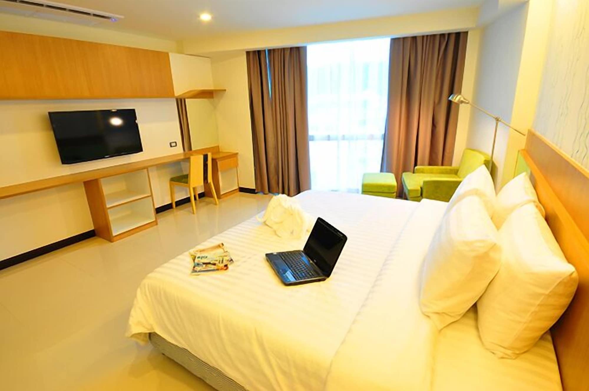 42C The Chic Hotel Накхон Сауан Екстериор снимка