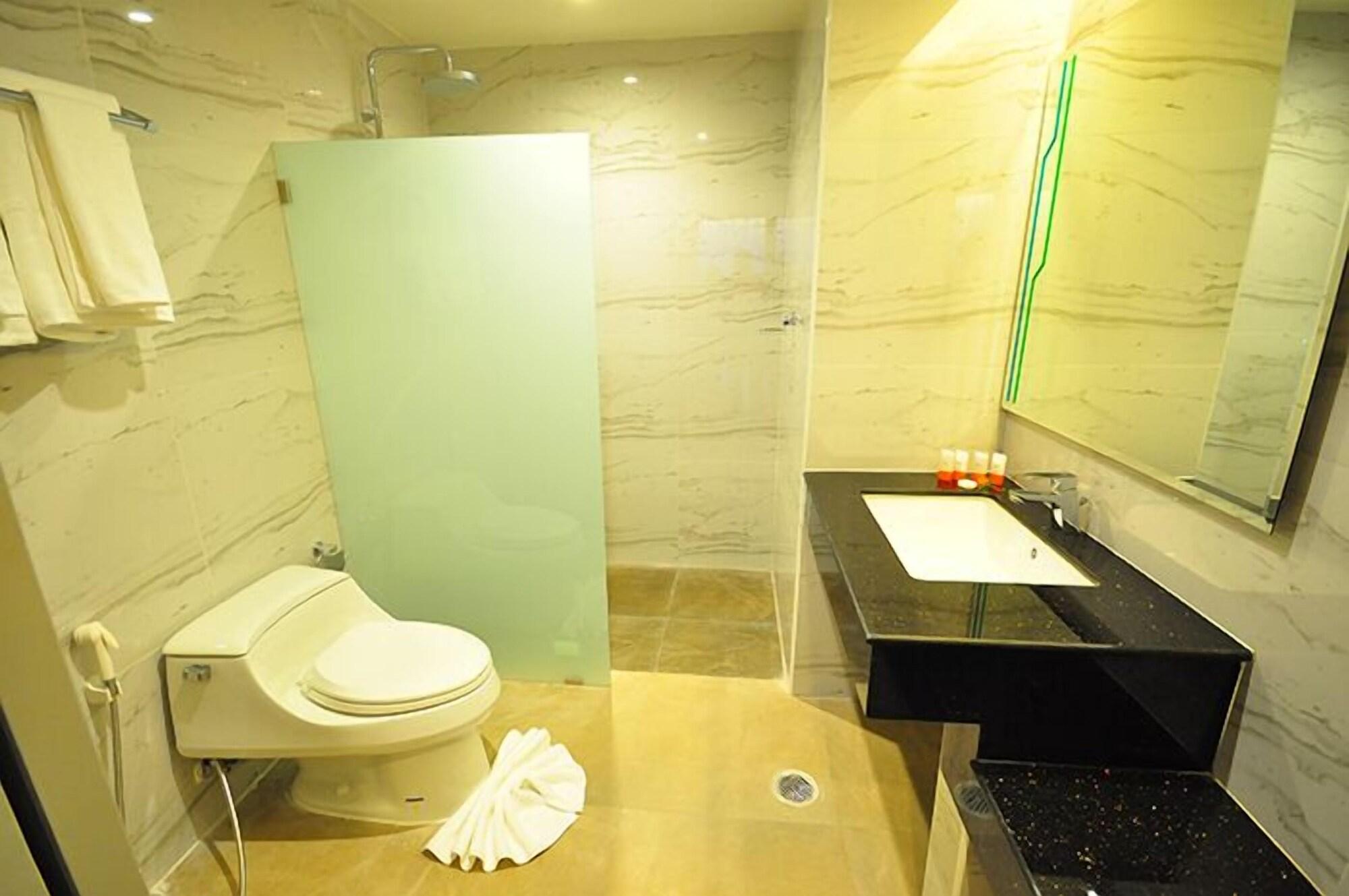 42C The Chic Hotel Накхон Сауан Екстериор снимка