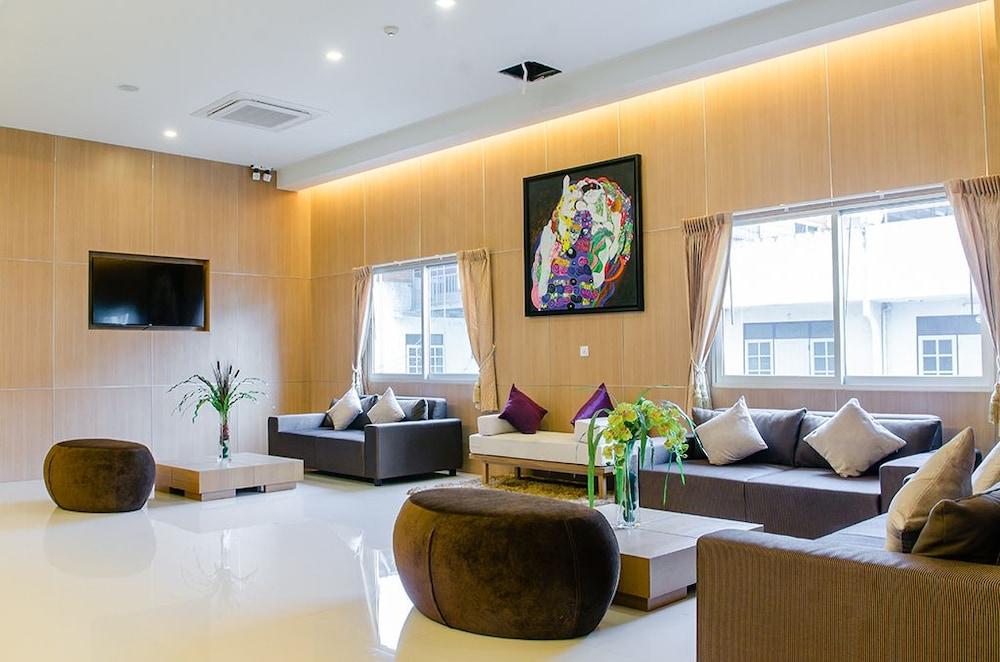 42C The Chic Hotel Накхон Сауан Екстериор снимка