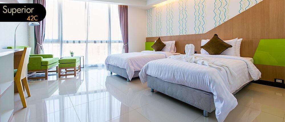 42C The Chic Hotel Накхон Сауан Екстериор снимка