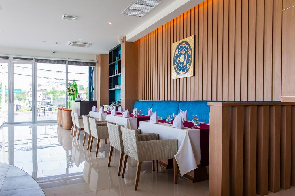 42C The Chic Hotel Накхон Сауан Екстериор снимка