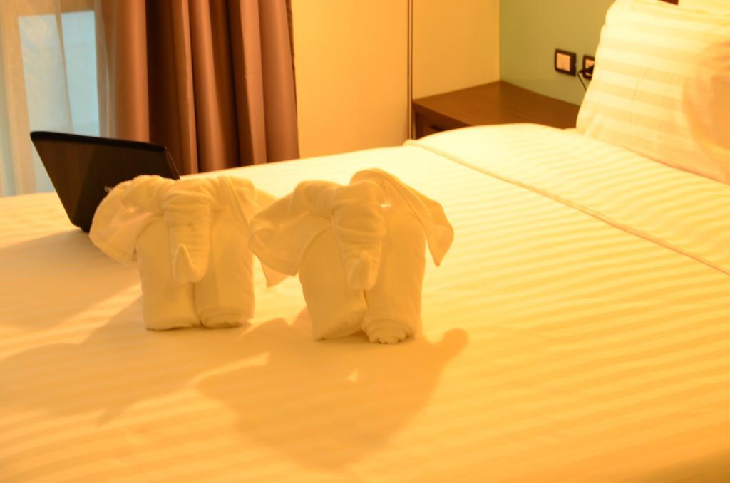 42C The Chic Hotel Накхон Сауан Екстериор снимка