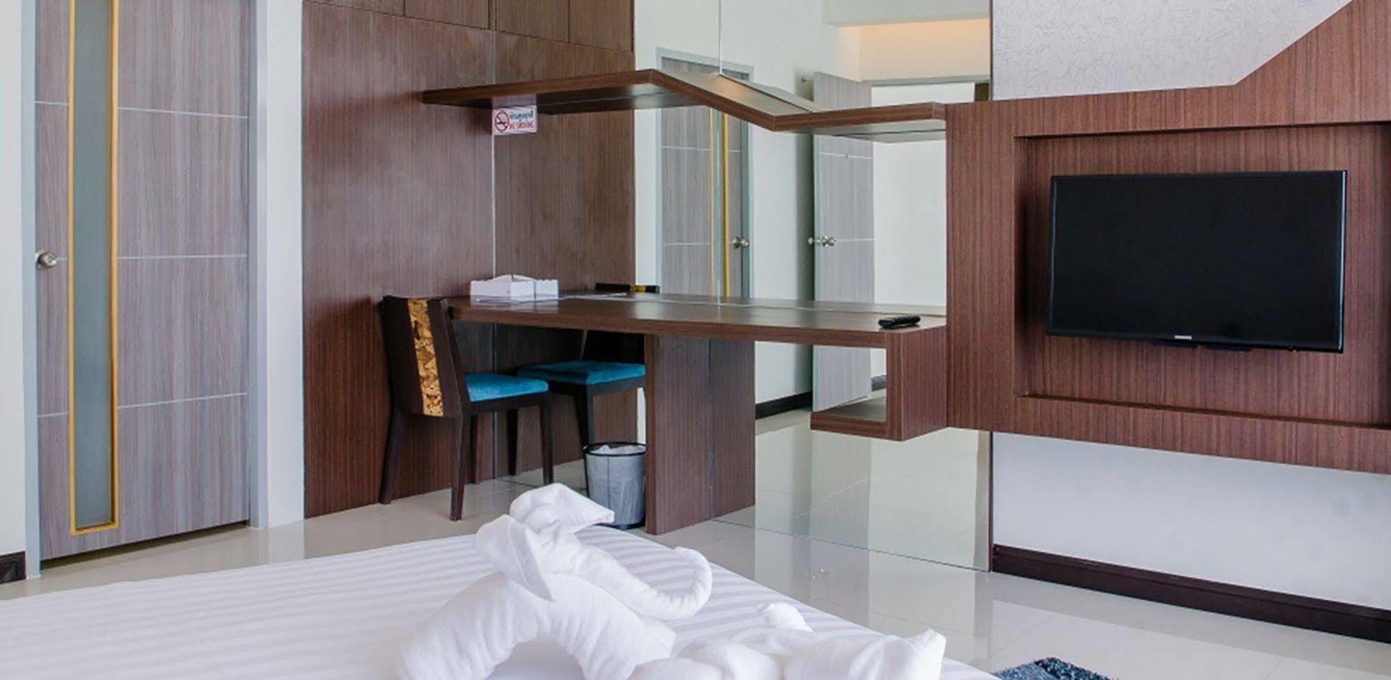 42C The Chic Hotel Накхон Сауан Екстериор снимка